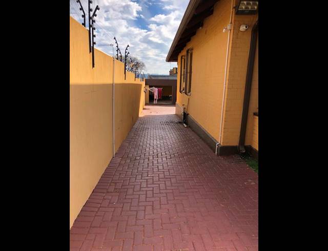 6 BEDROOM HOUSE FOR SALE IN KENSINGTON